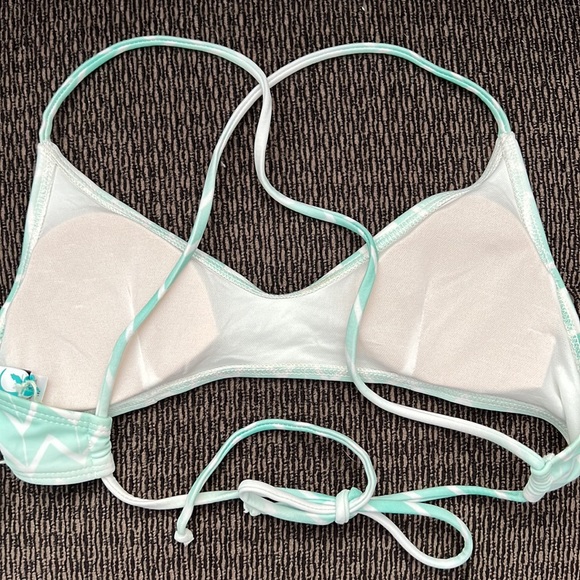 Kovey Swell Mint Ombre Bikini Top Size M - NWT! - Picture 8 of 12